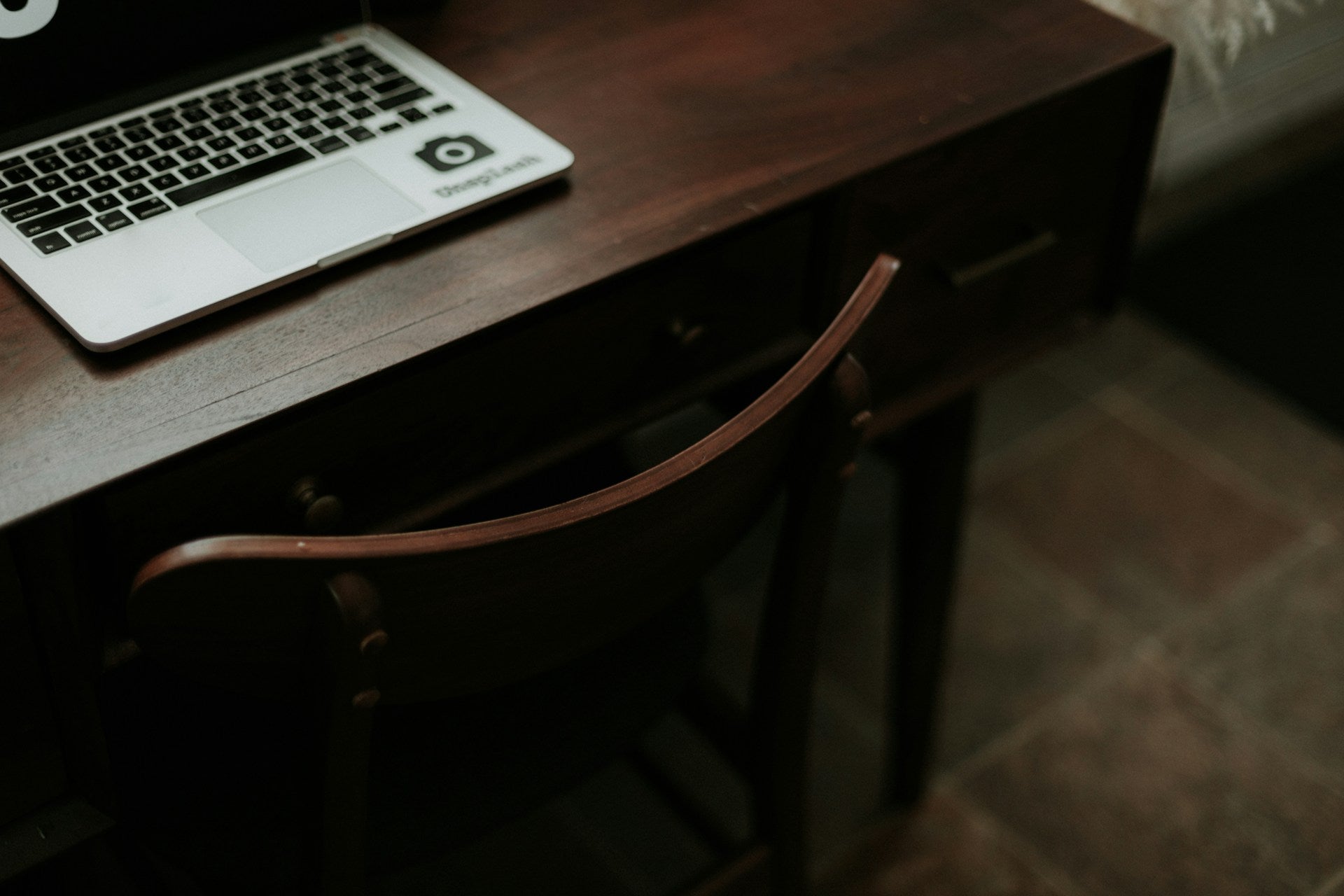 Avoiding Mistakes When Installing Under-Desk Gun Magnets - VULCAN