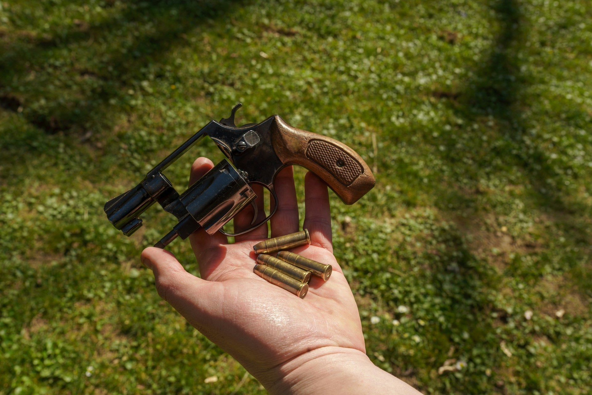 Protecting Your Gun from Rust with Carbon Killer Oil – VULCAN